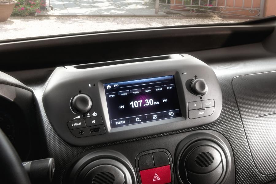 Детали интерьера Fiat Fiorino (225) 2016 года  (фото 9 из 12)